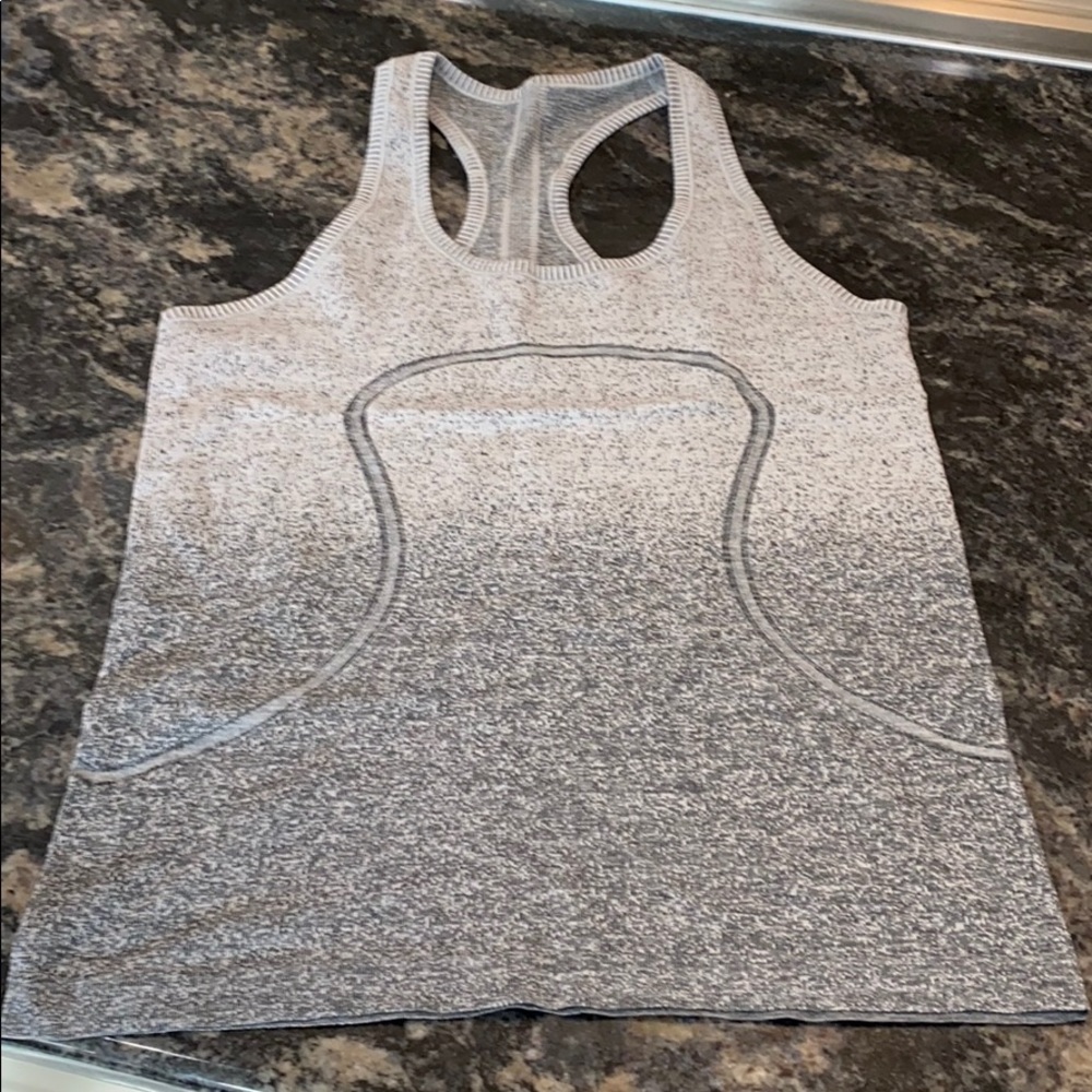 Lululemon tank